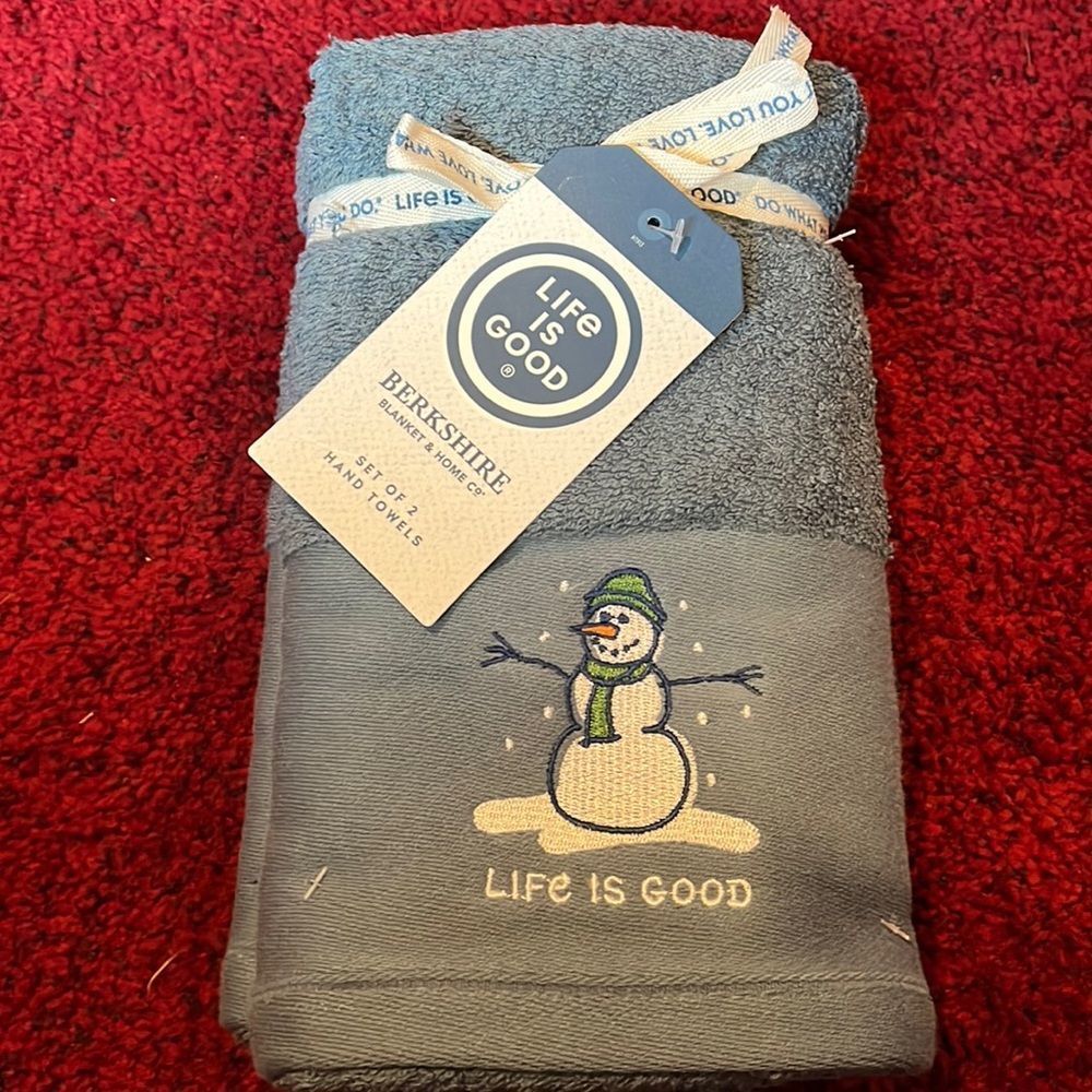 NWT Life is Good hand towels
